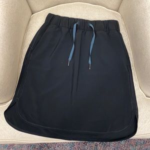 Lululemon On The Fly Skirt size 6